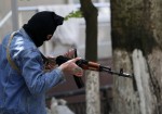 "В Луганской области «мирные» боевики грабят фуры с товаром"