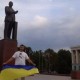 Жителя Симферополя оштрафовали за фото с украинским флагом
